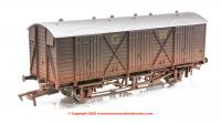 4F-014-014 Dapol Fruit D Van number 2839 in GWR Brown livery with weathered finish